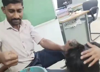 राजकोट: पुलिस स्टेशन के भीतर नाबालिग के साथ थर्ड डिग्री, तड़पता रहा शख्स, हंसता रहा पुलिसकर्मी