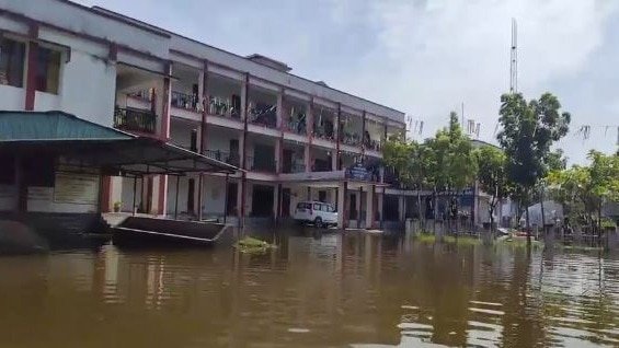 नेपाल में भारी बारिश से बिहार में बिगड़े हालात, रक्सौल में बाढ़ से जनजीवन अस्त-व्यस्त