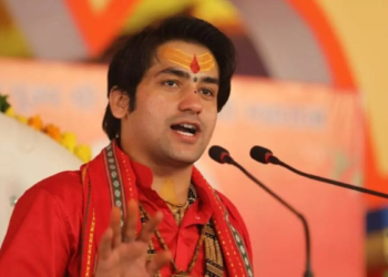 ‘जब तक दीदी हैं हम नहीं जाएंगे, दादा आएंगे तब जाएंगे…’, पश्चिम बंगाल में कथा की परमिशन नहीं मिलने पर बोले बागेश्वर बाबा धीरेंद्र कृष्ण शास्त्री