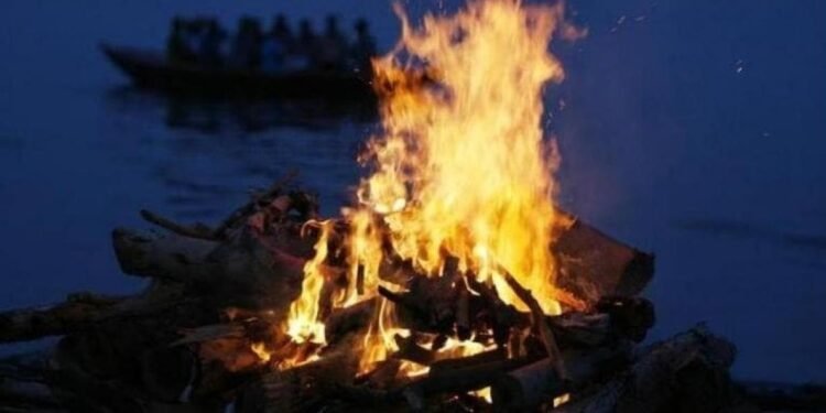 बागपत: श्मशान से गायब हो जा रहीं चिता की अस्थियां, सुबह मिलता है जलता हुआ दीप… भय में लोग