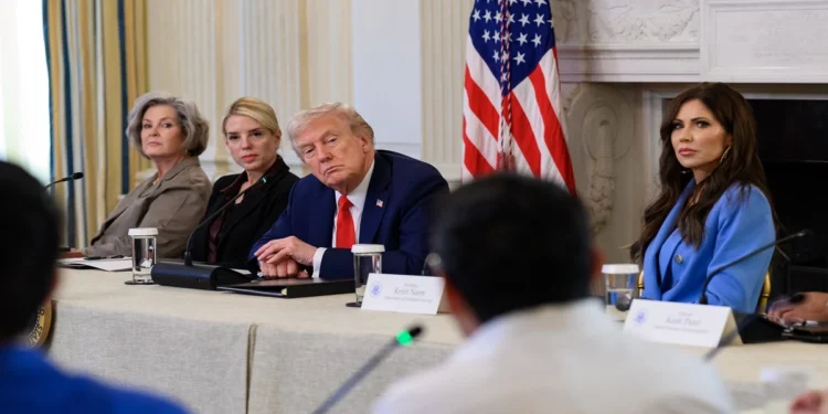 अमेरिका में सांसदों ने किया खेल, भारत पर से हटेगा 50% टैरिफ?