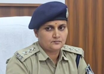 सिवनी हवाला लूट कांड: CSP पूजा पांडेय गोद में बच्ची को लिए कोर्ट में पेश, 10 पुलिसकर्मी 3 दिन की रिमांड पर