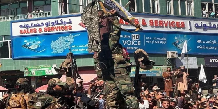 Taliban ने पाकिस्तान में घुसाए रूसी टैंक, मुनीर के सैनिकों की पैंट चौराहे पर टांगी