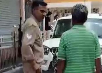 ललितपुर में शराबी पुलिसकर्मी ने मासूम पर तानी सरकारी बंदूक, SP ने लिया एक्शन