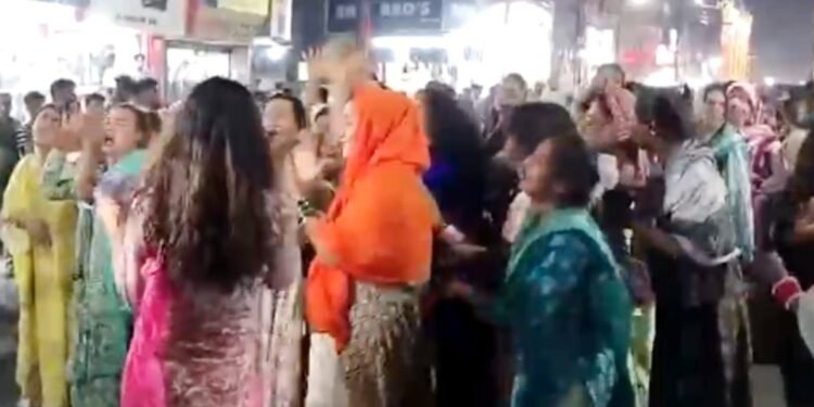 इंदौर में 24 किन्नरों ने एक साथ पी लिया फिनाइल, मच गई अफरा-तफरी, अस्पताल में कराए गए भर्ती