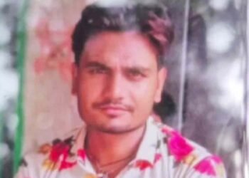 UP: सिर पर हथौड़ा मारकर पत्नी को उतारा मौत के घाट, फिर जंगल में पेड़ से लटका मिला पति का शव