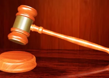 अमेरिकी अदालत ने फलस्तीनी कार्यकर्ता महमूद खलील को अमेरिका में स्वतंत्र रूप से घूमने की अनुमति दी