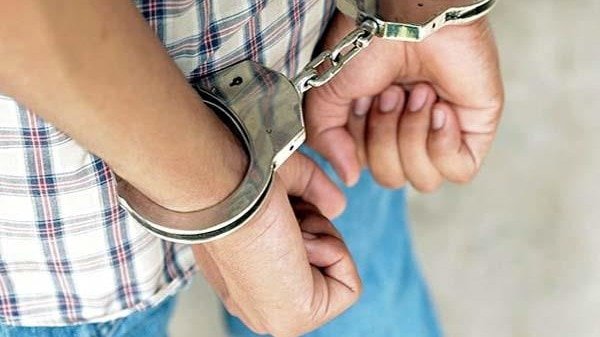 दिल्ली में दो लुटेरे गिरफ्तार, पकड़े गए आरोपी पर दर्ज हैं 70 आपराधिक मामले