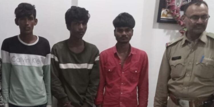 MP: फुटकर व्यापारियों के बीच जमकर चली लात-घूंसे, Video वायरल होते ही पुलिस ने गिरफ्तार किए 3 आरोपी