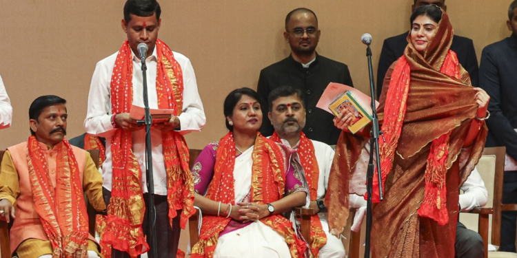 युवा चेहरों को अहम जिम्मेदारी, 2027 चुनाव की तैयारी… जानें- क्यों हुआ गुजरात में मंत्रिमंडल विस्तार