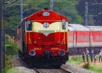 ’12 लोग घुसे हैं, काले कपड़ों में…’, सीट नहीं मिलने पर दो भाइयों ने फैलाई थी ट्रेन में बम की अफवाह