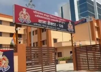 फाइव स्टार होटल, 2 करोड़ की शादी और अवैध संबंध, नोएडा के IPS के खिलाफ थाने पहुंची पत्नी