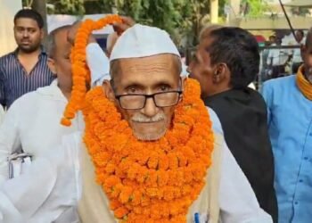 72 साल के किसान ने भरा नामांकन, बोले- समस्याओं से तंग आ गया हूं, अब खुद समाधान करूंगा