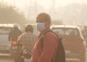 दिवाली से पहले दिल्ली-NCR में दमघोंटू हवा, AQI 350 के पार… सांसों में घुल रहा धीमा जहर