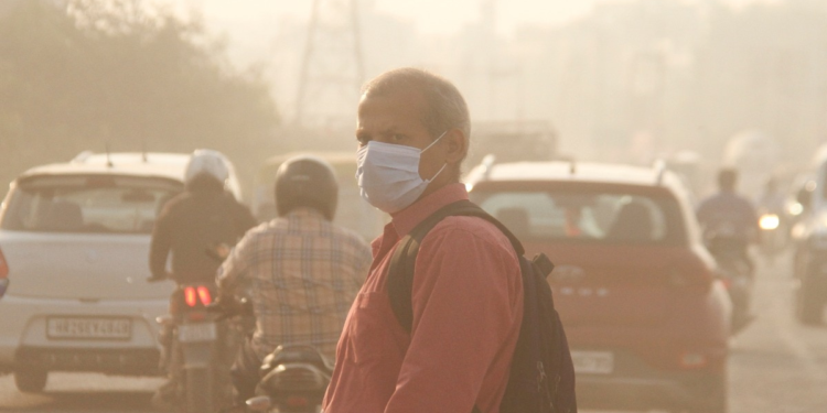 दिवाली से पहले दिल्ली-NCR में दमघोंटू हवा, AQI 350 के पार… सांसों में घुल रहा धीमा जहर