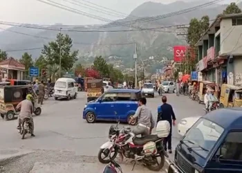 PoK में हड़कंप! PM हक पर शरणार्थियों की उपेक्षा का आरोप लगाते हुए मंत्रियों ने दिया इस्तीफा