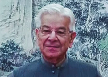 Pakistan-Afghanistan War | सभी अफगानों को लौटना होगा! ख्वाजा आसिफ बोले – हमारी जमीन सिर्फ 25 करोड़ पाकिस्तानियों की है