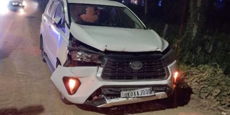 बाल-बाल बचे पूर्व सीएम हरीश रावत, दिल्ली-देहरादून हाइवे पर आपस में टकराई गाड़ी