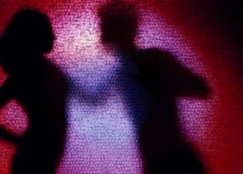 Delhi: पूर्व लिव-इन पार्टनर ने प्रेग्नेंट महिला की चाकू से कर दी हत्या… पति ने हमलावर को मार डाला