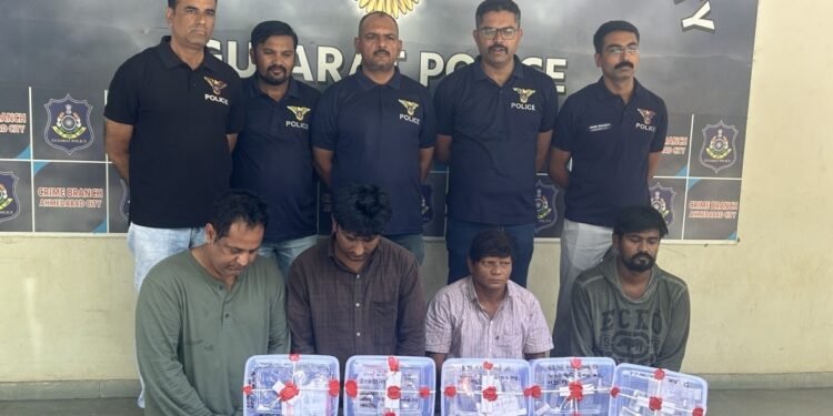 भक्ति के भेष में चोरी! अहमदाबाद जैन मंदिर से 1.64 करोड़ की चांदी गायब, पुजारी और सफाईकर्मी निकले मास्टरमाइंड