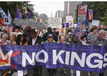 ‘No Kings’ Protest: अमेरिका में ट्रंप की ‘तानाशाही’ के खिलाफ जनता का ऐलान