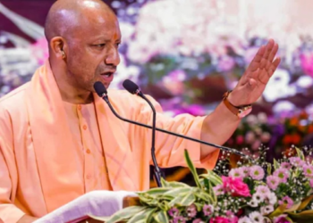 ‘उन्होंने भक्तों पर गोलियां चलाईं, हमने दीये जलाए’, सीएम योगी का अयोध्या में विपक्ष पर तीखा हमला