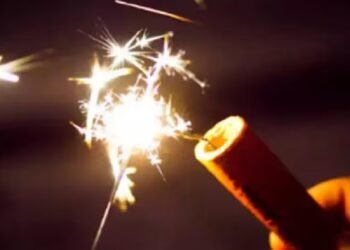 दिवाली पर 6 साल के बच्चे के हाथ में फटा पटाखा, चली गई आंख की रोशनी