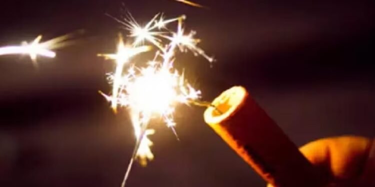 दिवाली पर 6 साल के बच्चे के हाथ में फटा पटाखा, चली गई आंख की रोशनी