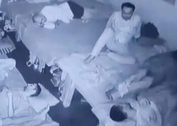 हाथ-पैर बांधे, फिर तकिये से दबा दिया मुंह… तड़पा-तड़पाकर नाश मुक्ति केंद्र में युवक का मर्डर, वारदात CCTV में कैद