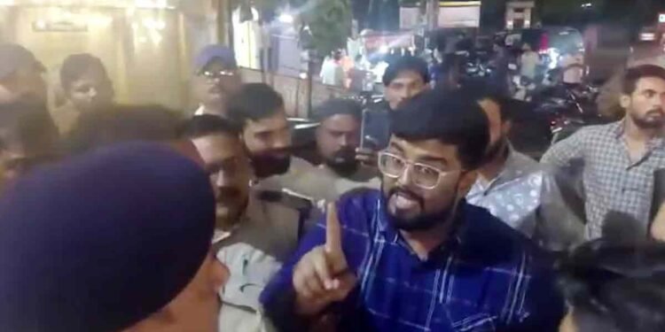 ग्वालियर: थाने में समद कादरी और पुलिस के बीच कहासुनी, वरिष्ठ अधिकारियों ने कराया समझौता