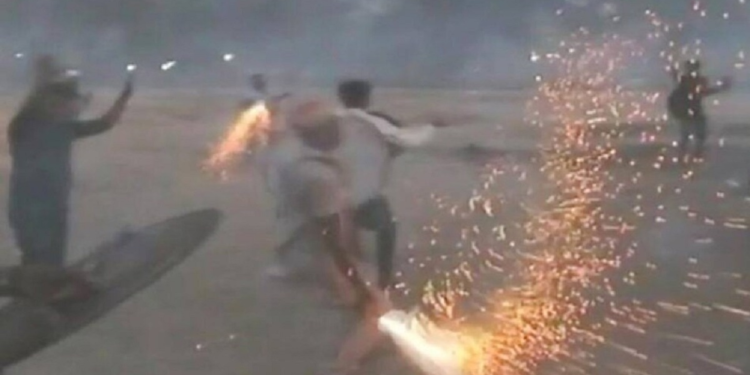 इंदौर: हिंगोट युद्ध में 30 से ज्यादा घायल, तुर्रा और कलंगी के योद्धाओं में चलती है परंपरा