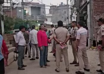 दिल्ली के नरेला में सनसनीखेज कांड… पड़ोसी ने 3 साल के बच्चे को अगवा कर मार डाला, बेड पर लाश छोड़कर हुआ फरार