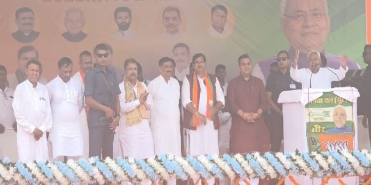 ‘हम जनता के लिए काम किए, वो अपने लिए करते हैं…’, गोपालगंज में लालू परिवार पर जमकर बरसे नीतीश कुमार