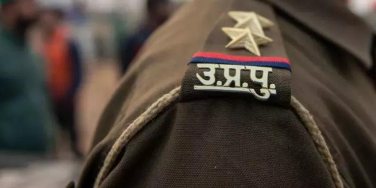 UP: सड़क पर वाहनों से वसूली मामले में DGP का एक्शन, तीन जिलों के 11 पुलिसकर्मी सस्पेंड