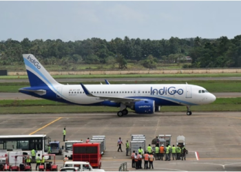 हवा में था IndiGo का विमान… टैंक से लीक होने लगा फ्यूल, वाराणसी में इमरजेंसी लैंडिंग