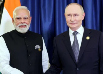 India To Cut Russian Oil Imports | अमेरिकी प्रतिबंधों के आगे झुका भारत?? रूस से तेल खरीद में होगी भारी कटौती! Reuters Report