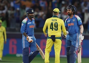 अस्ट्रेलिया ने भारत को 2 विकेट से हराकर 3-मैच ODI सीरीज में 2-0 की बढ़त बनाई –