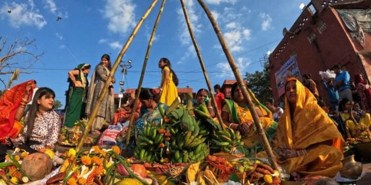 दिल्ली: छठ पर खुद दुकानें लगाएगा VHP, कहा- थूक जिहाद के मामले देखते हुए फैसला