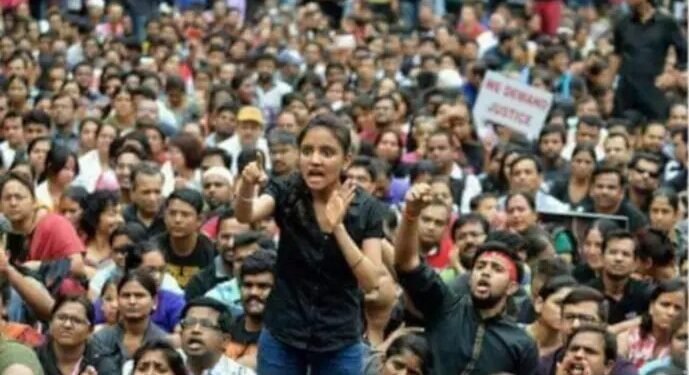 इस चुनाव में कहां खड़ा बिहार का Gen-Z वोटर, किस गठबंधन की ‘यूथ पॉलिसी’ जीत पाएगी दिल?