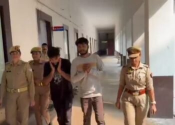 ‘अब गलती नहीं होगी, सारी लड़कियां मेरी बहनें…’, शोहदों की झांसी पुलिस ने ली खबर तो मांगने लगे माफी