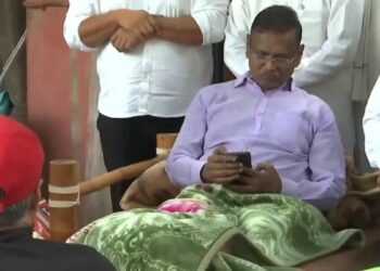 ‘नोटिस नहीं दिया, अधिकारी आए और सामान बाहर फेंक दिया…’, बंगले से बाहर हुए कांग्रेस नेता का आरोप