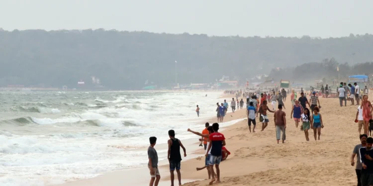 तुर्किये के तट के पास एजियन सागर में नाव डूबने से 14 प्रवासियों की मौत