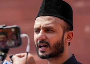 ‘न मजहब ऐसी मांग करता है, न कोई मदरसा…’, बच्ची से वर्जिनिटी सर्टिफिकेट मांगे जाने पर बोले SP सांसद बर्क