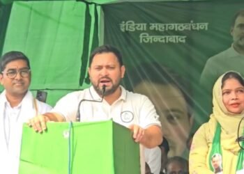 ‘सत्ता में आए तो वक्फ कानून को कूड़ेदान में फेंक देंगे’, बिहार की चुनावी रैली में बोले तेजस्वी यादव