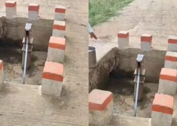 मध्य प्रदेश में अजब-गजब कारनामा! RCC रोड के बीचोंबीच हैंडपंप, अधिकारी बेखबर, video