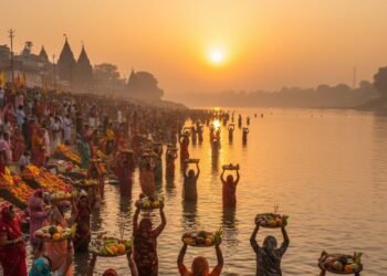 Chhath Puja 2025 Arag Importance: आज छठ महापर्व का तीसरा दिन, क्यों दिया जाता है डूबते सूर्य को अर्घ्य