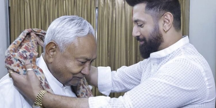 चिराग पासवान के घर पहुंचे नीतीश कुमार, छठ के बहाने 2020 की कड़वाहट मिटाने