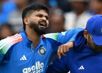 फील्डिंग के दौरान चोटिल हुए श्रेयस अय्यर की हालत गंभीर, सिडनी के अस्पताल में भर्ती –