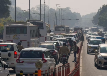 दिल्ली में फिर सांसों का ‘आफतकाल’… 1 नवंबर से इन गाड़ियों को नहीं मिलेगी एंट्री