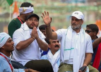 तेजस्वी को चुनावी महाभारत में ‘कृष्ण’ की दरकार, क्या राहुल गांधी बनवा पाएंगे सरकार?